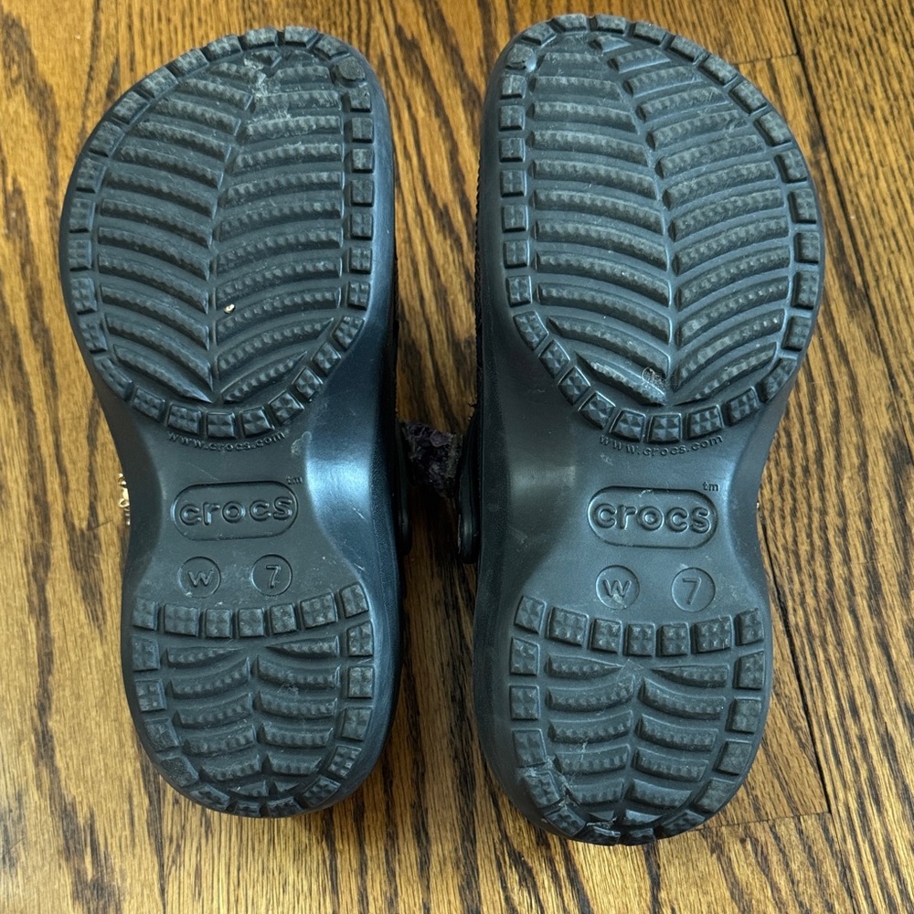 Black Platform CROCS Charms Included SZ 7 - Picture 7 of 8